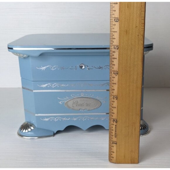 DISNEY CINDERELLA’S DANCE RARE 1ST ISSUE IN THE EVER AFTER MUSIC BOX COLLECTION - Picture 2 of 15